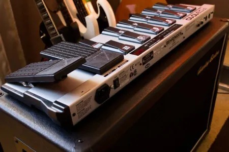 Контроллер Behringer FCB 1010 MIDI Foot Controller
