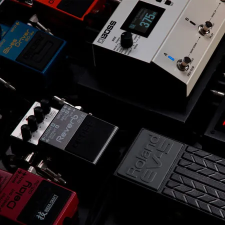 BOSS RV-6 Rverb Педаль эффектов гитарная, ревербирация 